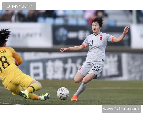 女足主力前锋重伤复出首次合练热烈欢迎全场欢呼激情四溢